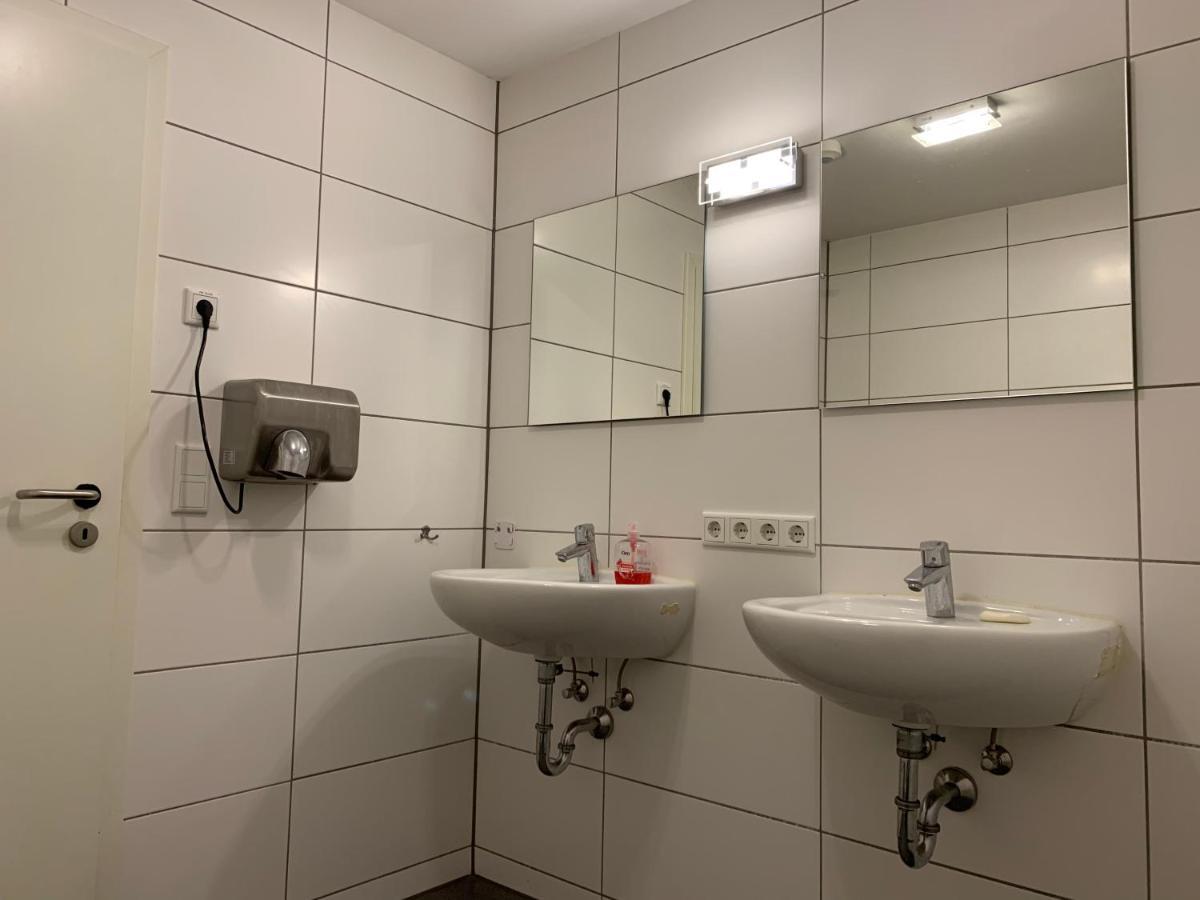Pension Amira Fürth Buitenkant foto